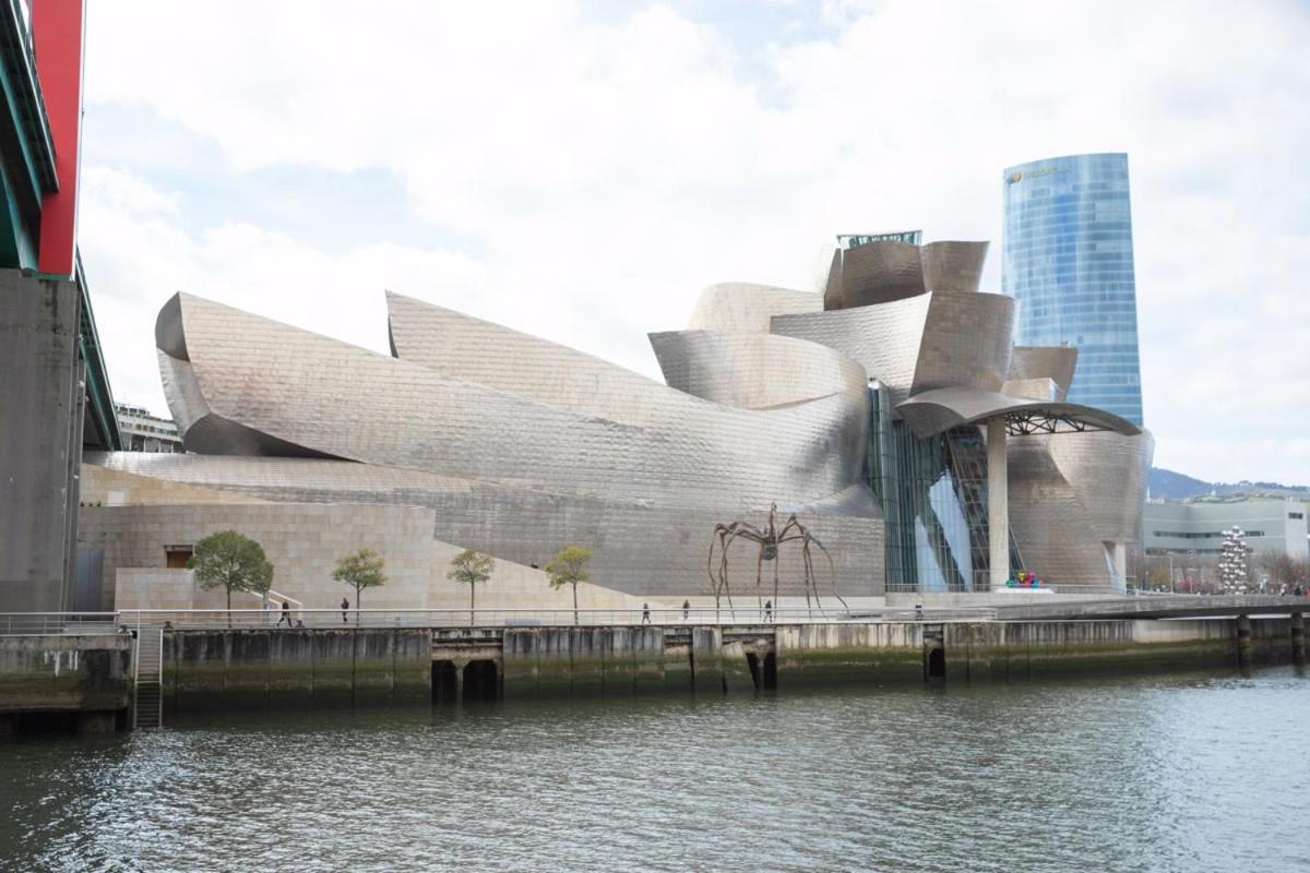 Pension H30 Bilbao Luaran gambar